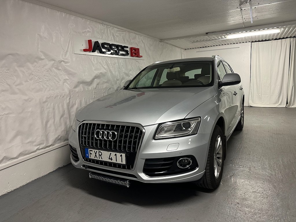 Audi Q5 2.0 TDI DPF AUTOMAT PANORAMA LÄDER  M+K VÄRMARE DRAG