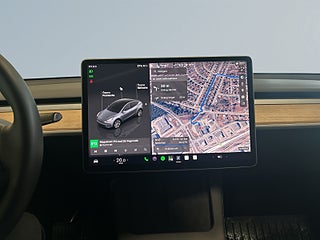 Tesla Model Y Long Range AWD Dragkrok Kamera Rattvärme Navigation S&V – bild 15