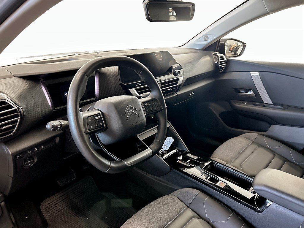 Bild på Citroën C4 X Shine 1.2 PT 130hk Aut - 360-KAMERA, CARPLAY