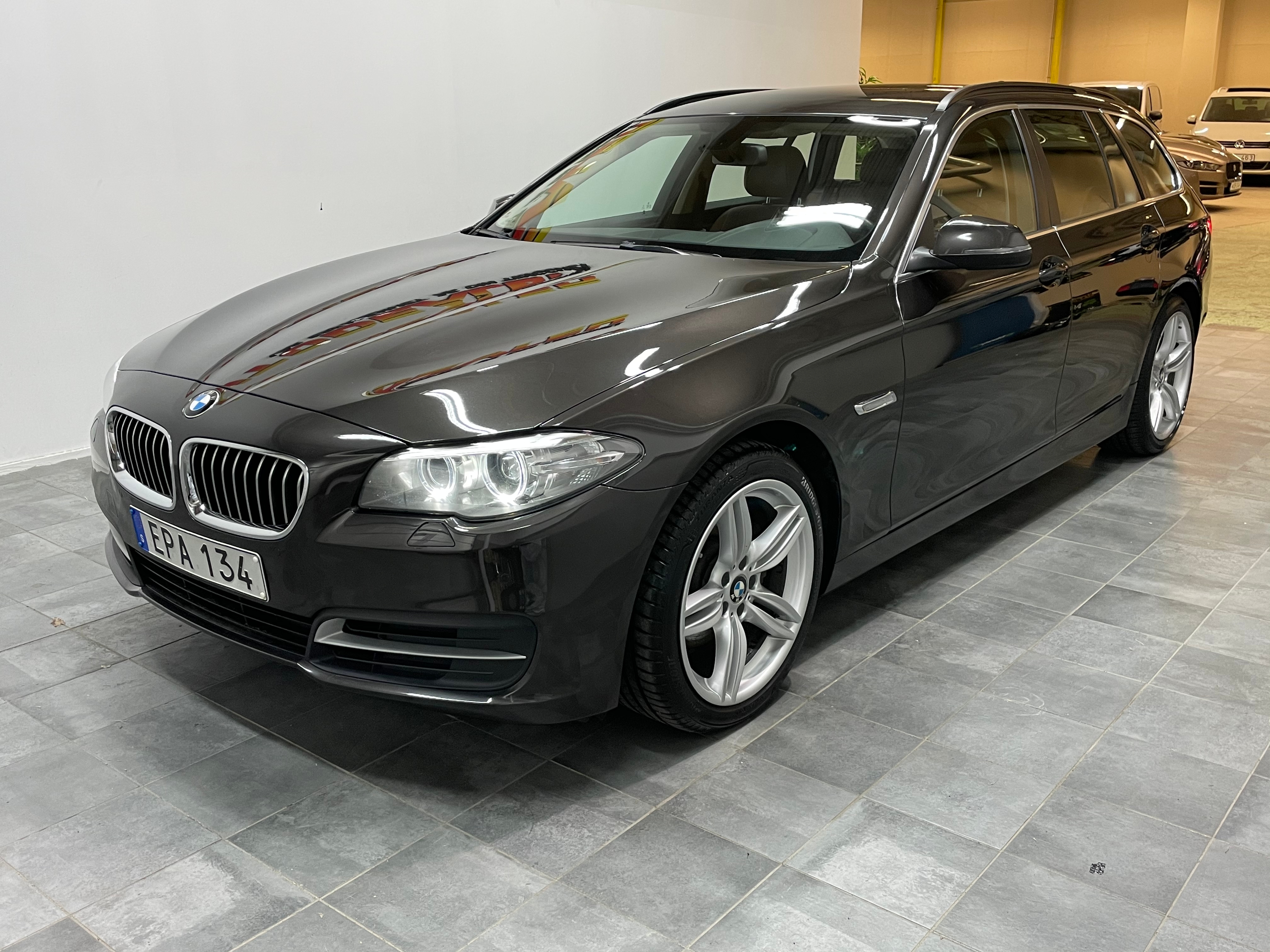 BMW 520 2015, bild 3/49