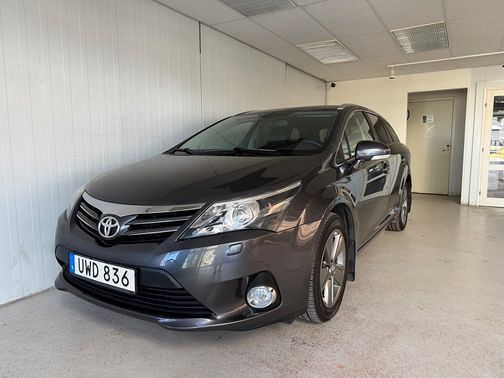 Toyota Avensis Kombi 1.8 Valvematic Edition 50 Euro 5 M-Värmare Drag 