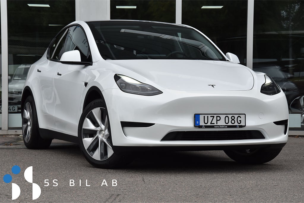 Tesla Model Y Standard Range MOMS DRAG KAM VÄRM GPS PANO FSD 299HK