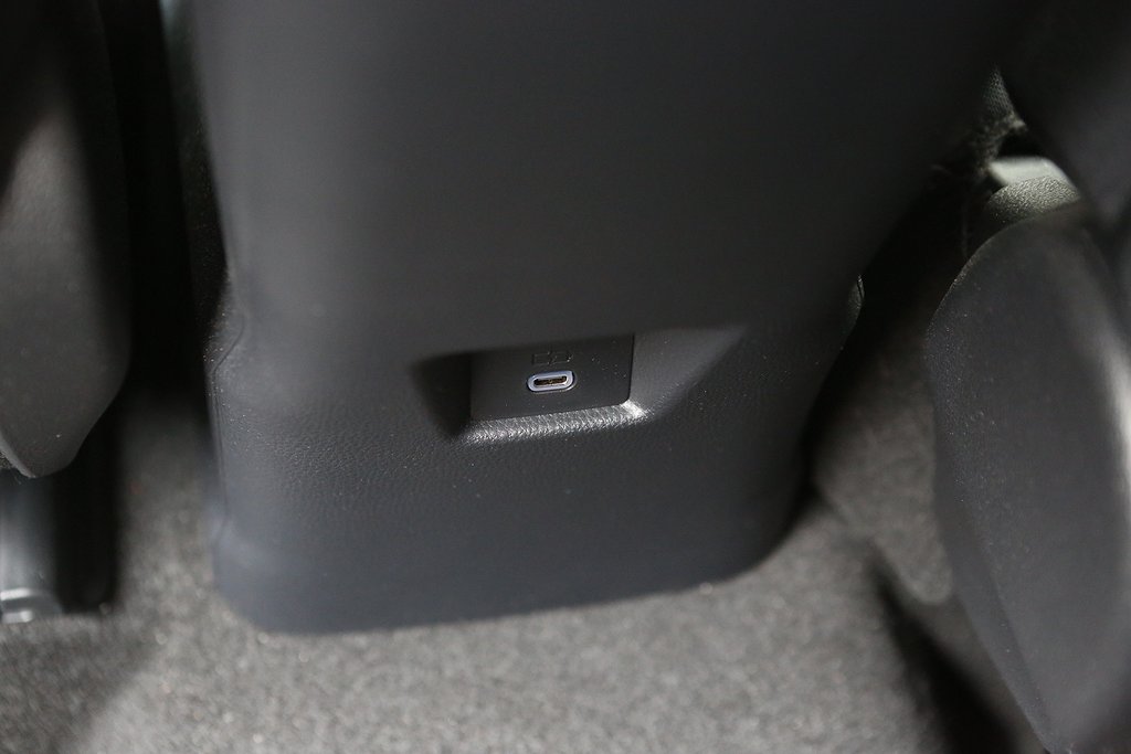 Toyota C-HR 1,8 Hybrid e-CVT Style Teknik Navi 2024