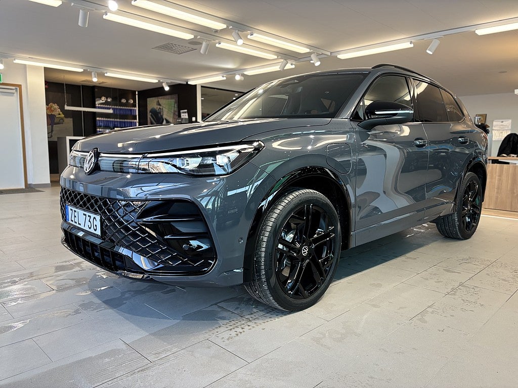 Volkswagen Tiguan eHybrid R-Line SWE-Edition 3495kr/mån