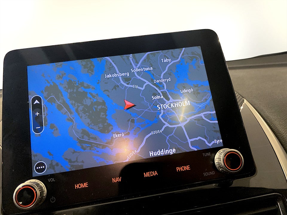 Bild på Mitsubishi Eclipse Cross PHEV 2.4 188hk Aut AWD B-KAMERA PANO HUD