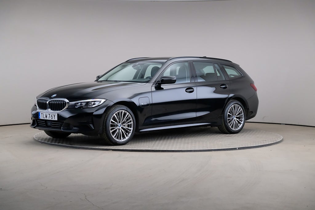 BMW 330e 3 292hk xDrive Touring Connected