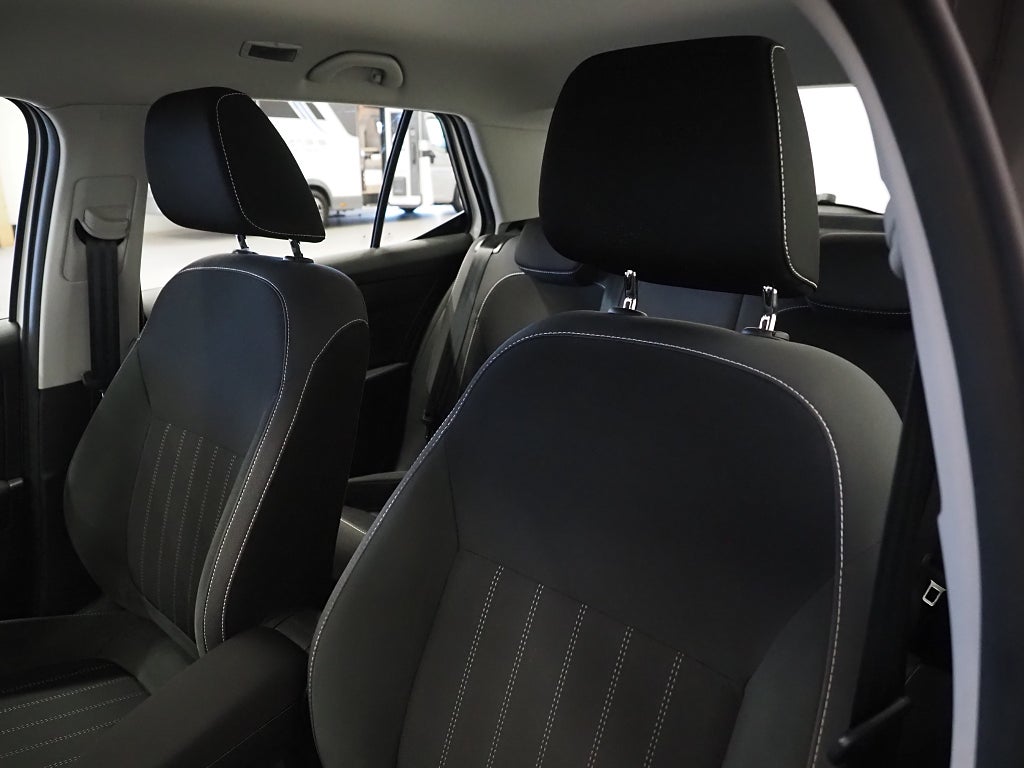 Skoda Fabia 1.0 TSI Style 95hk Motorvärmare Carplay P-Sensorer 2021