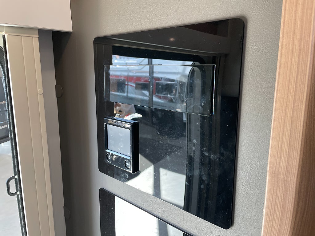 Adria Coral Plus 670 SC /Solcell/ALDE/Ugn/Automat 150hk/Dubbla bodelsb - Adria