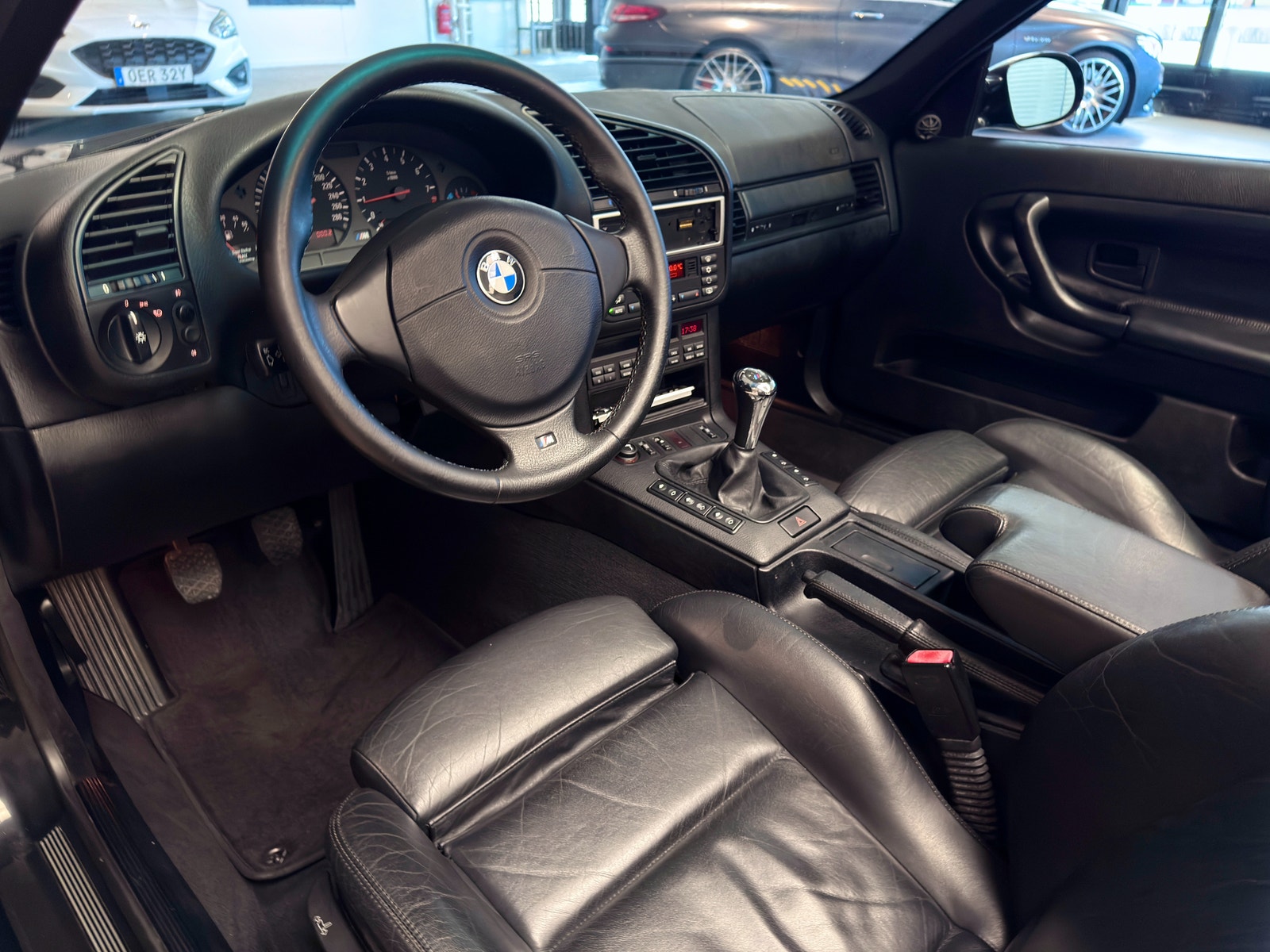 BMW M3 3.2 321hk Convertible | Fint skick | Fullt dokumenterad 2026 - miniatyr 10