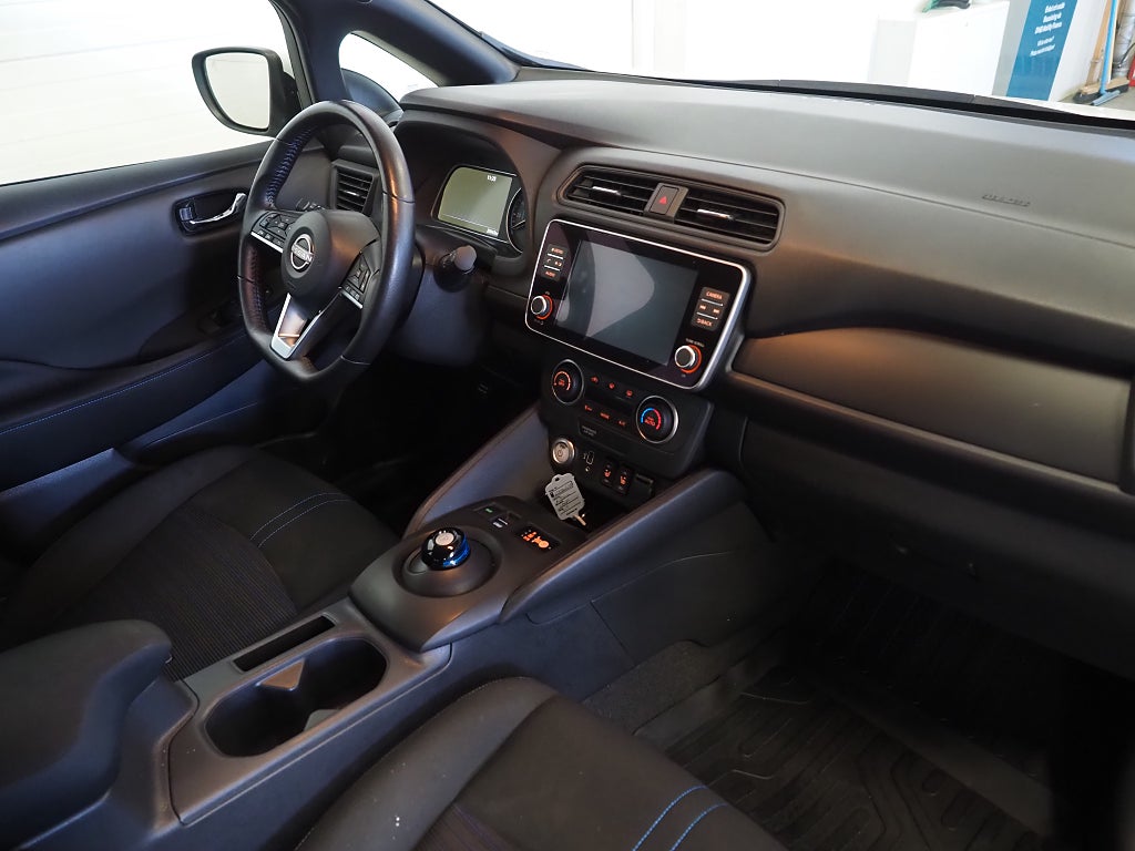 Nissan Leaf 40 kWh 150hk Acenta |Backkamera| Rattvärme | 2023