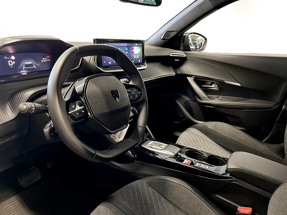 Bild på Peugeot 2008  Allure 1.2 PT 130hk B-KAMERA CARPLAY