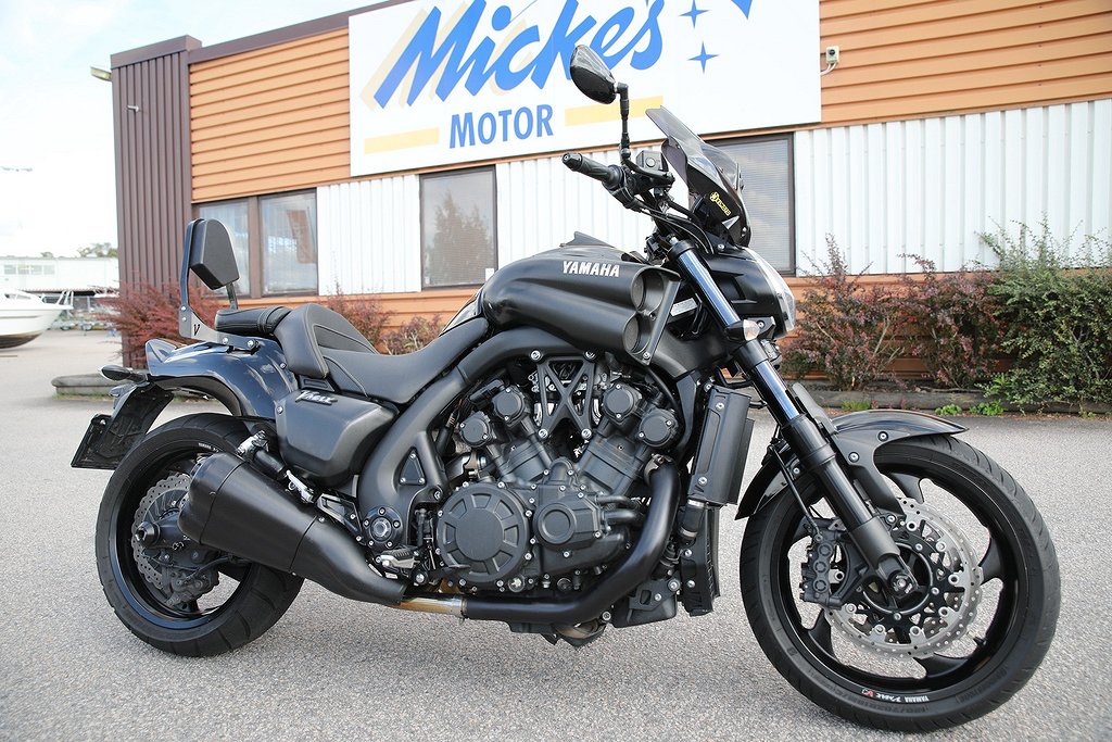 Yamaha Vmax 1700 ABS 200 hk  - vassast hot rod på två hjul!