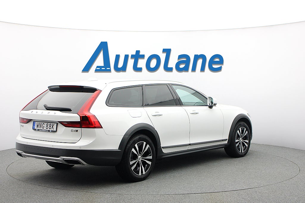 Volvo V90 Cross Country D4 AWD Momentum, GPS, Värmare, VOC, Dragkrok 1