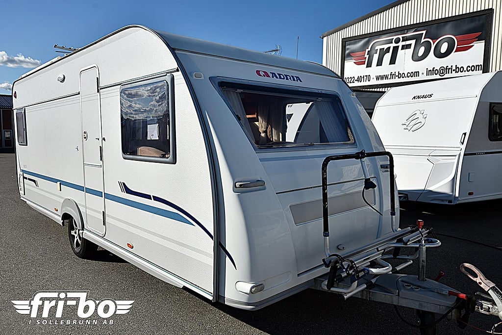 Adria 562 UP Adora, Dubbelbädd