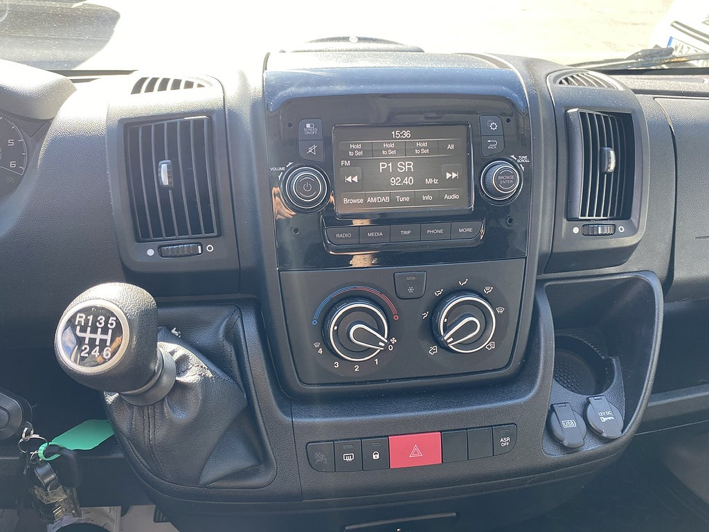 Bild på Peugeot Boxer PRO+ L3H2 335 2.2 BlueHDi 140hk Back-kamera