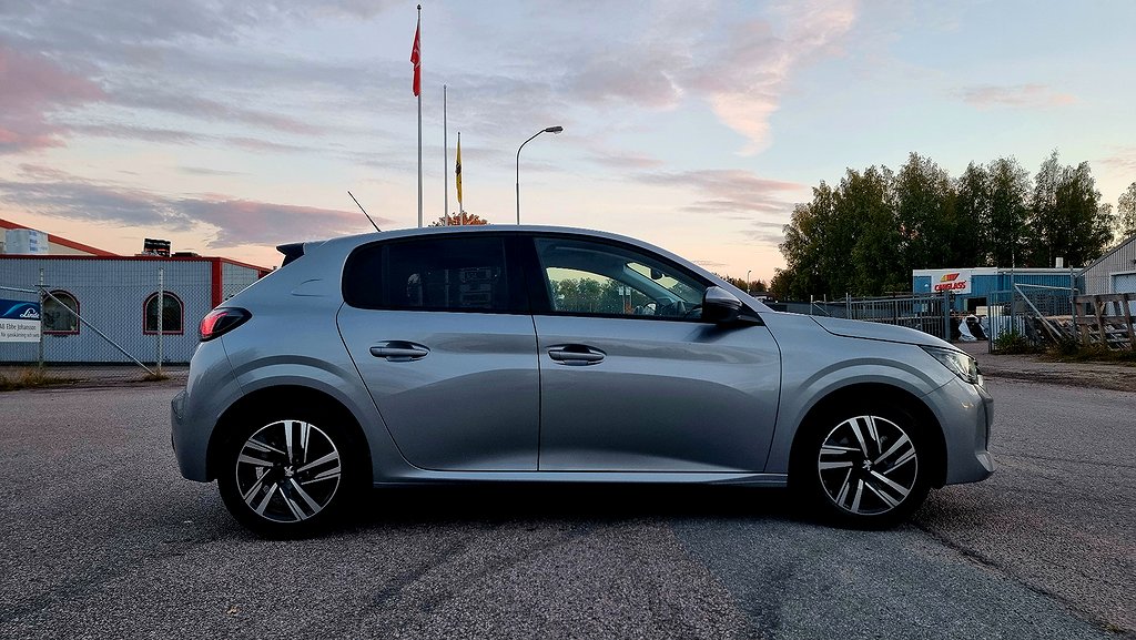 Peugeot 208 1.2 Allure 100hk Kamera Carplay/Android Cockpit