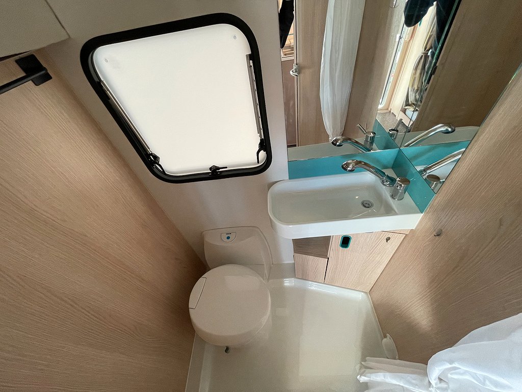 Adria Aviva 522 PK /Barnkammare / 7 bäddar / Solcell / Tält/ - Adria