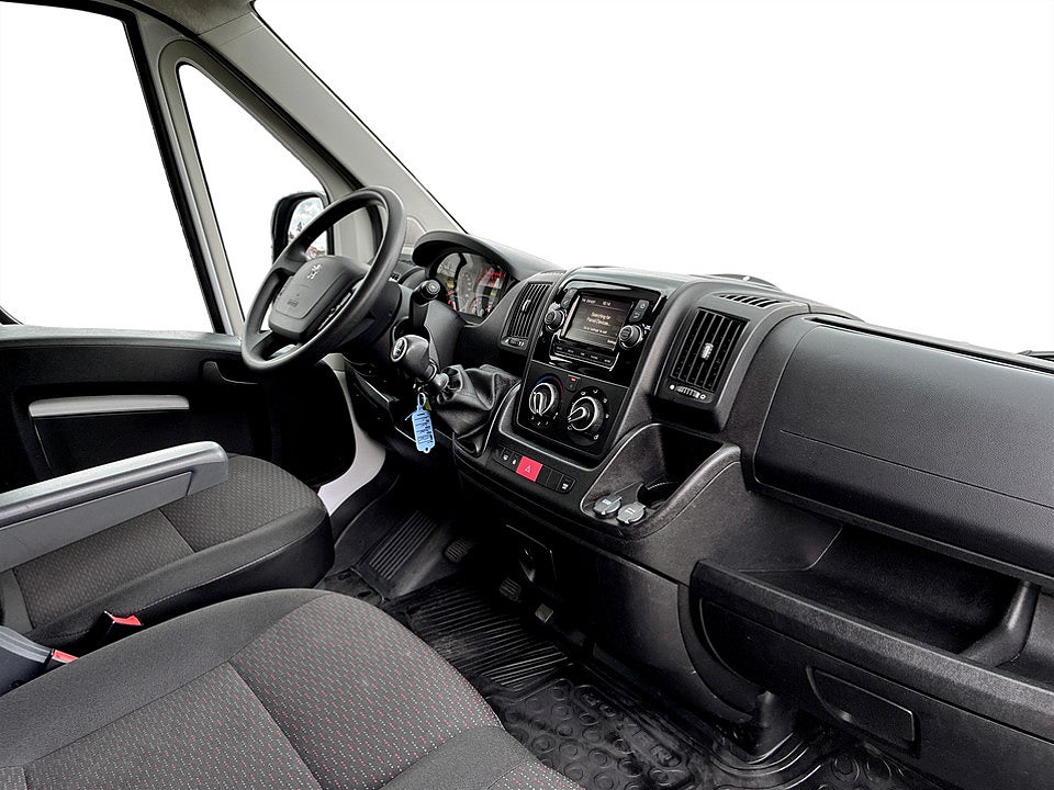 Bild på Peugeot Boxer PRO+ 2.2 BHDi 140hk L2H1 3-SITS B-KAMERA DRAG