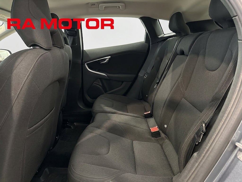 Volvo V40 T3 150hk Kinetic | Backsensorer | Drag | Värmare |