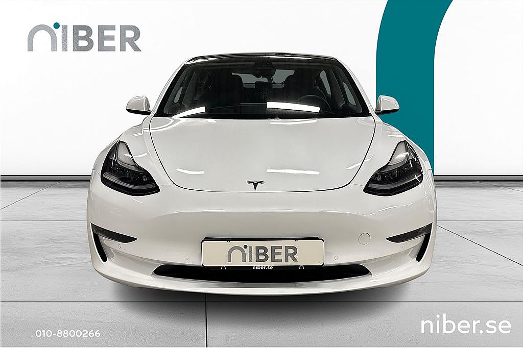 Tesla Model 3 Long Range AWD, FR 2,95%, Pano, Autopilot