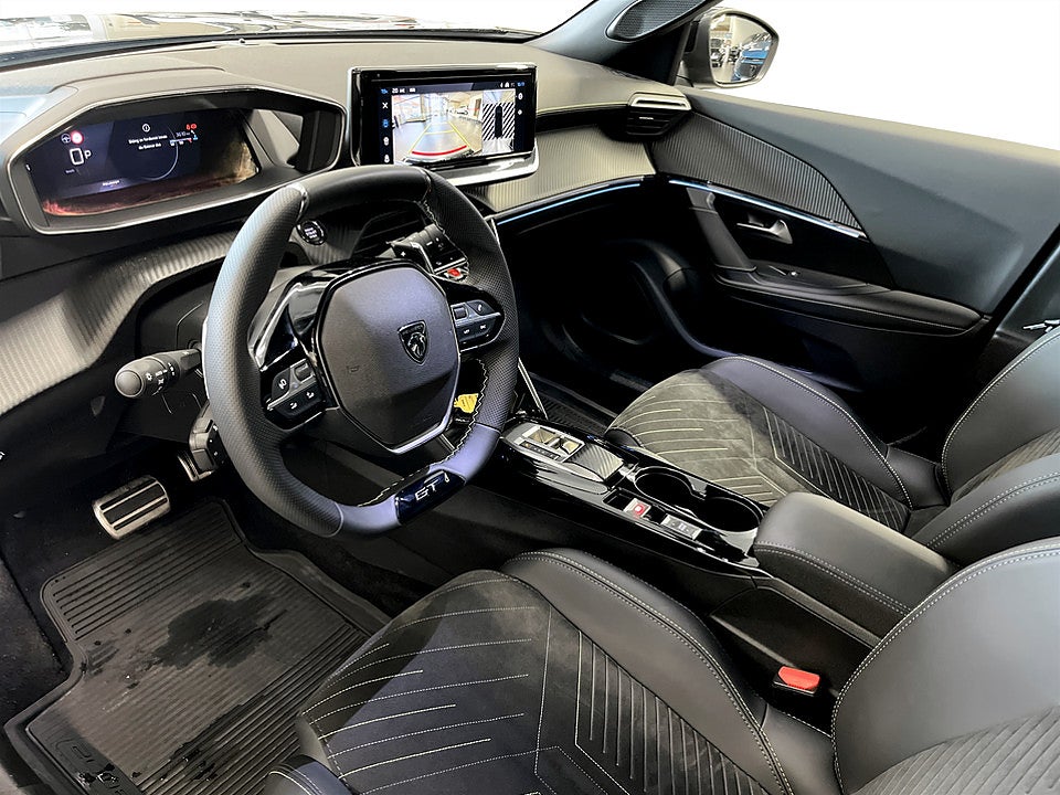Bild på Peugeot 2008 GT 1.2 PT 130hk Aut B-KAMERA CARPLAY