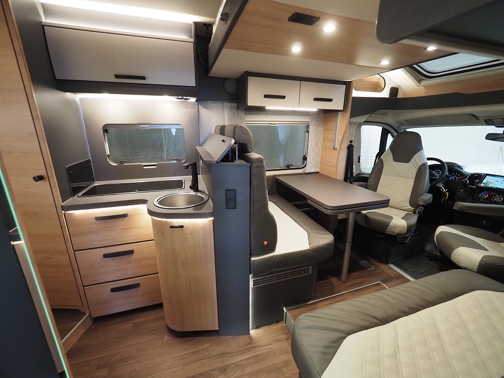 Knaus L!ve Wave 650 MF Platinum Selection ALDE I Taksäng