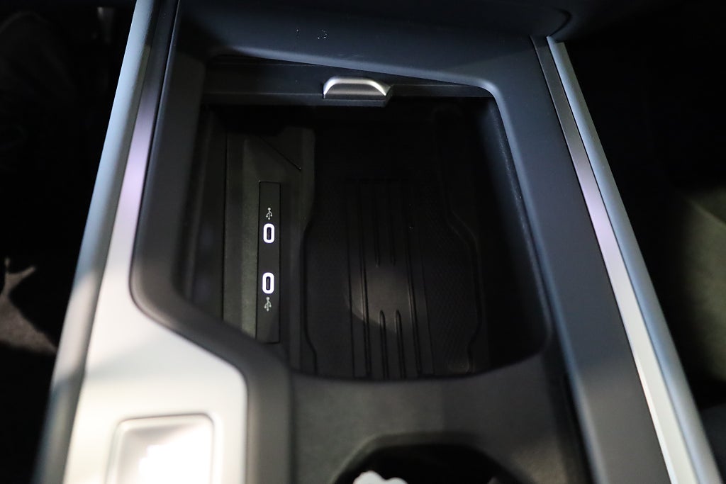 Volkswagen Passat Sportscombi 1.5 eTSI AUT Business Drag Värmare Massage 2025