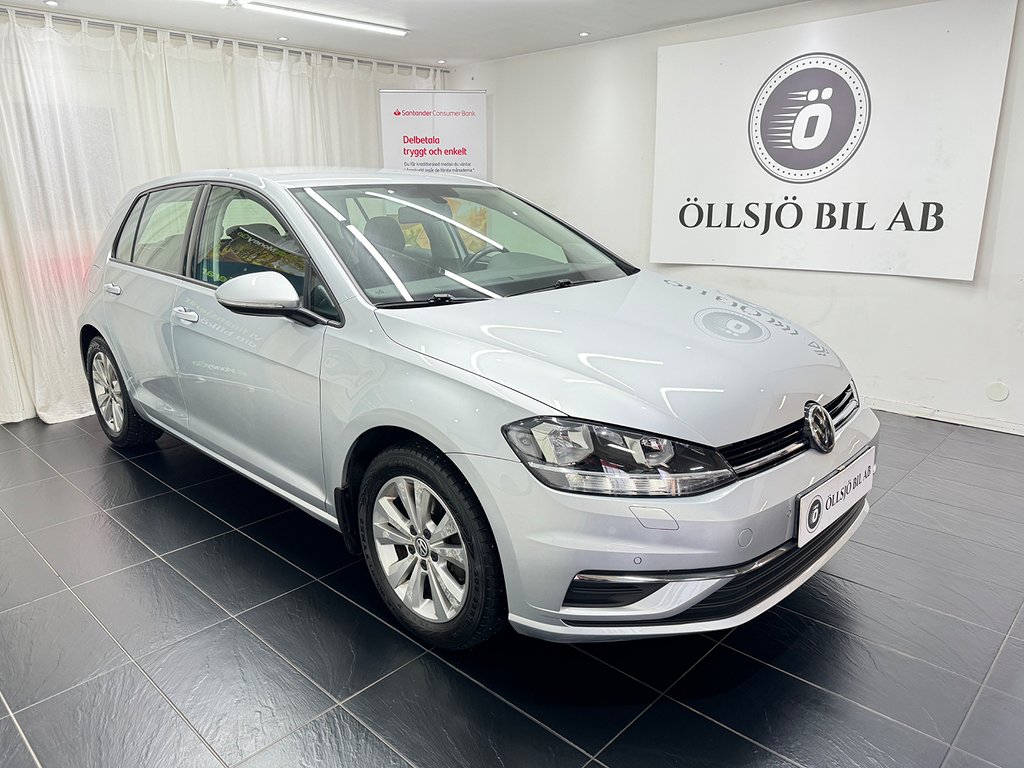 Volkswagen Golf 5-dörrar 1.6 TDI / Apple Carplay / S+V Hjul /