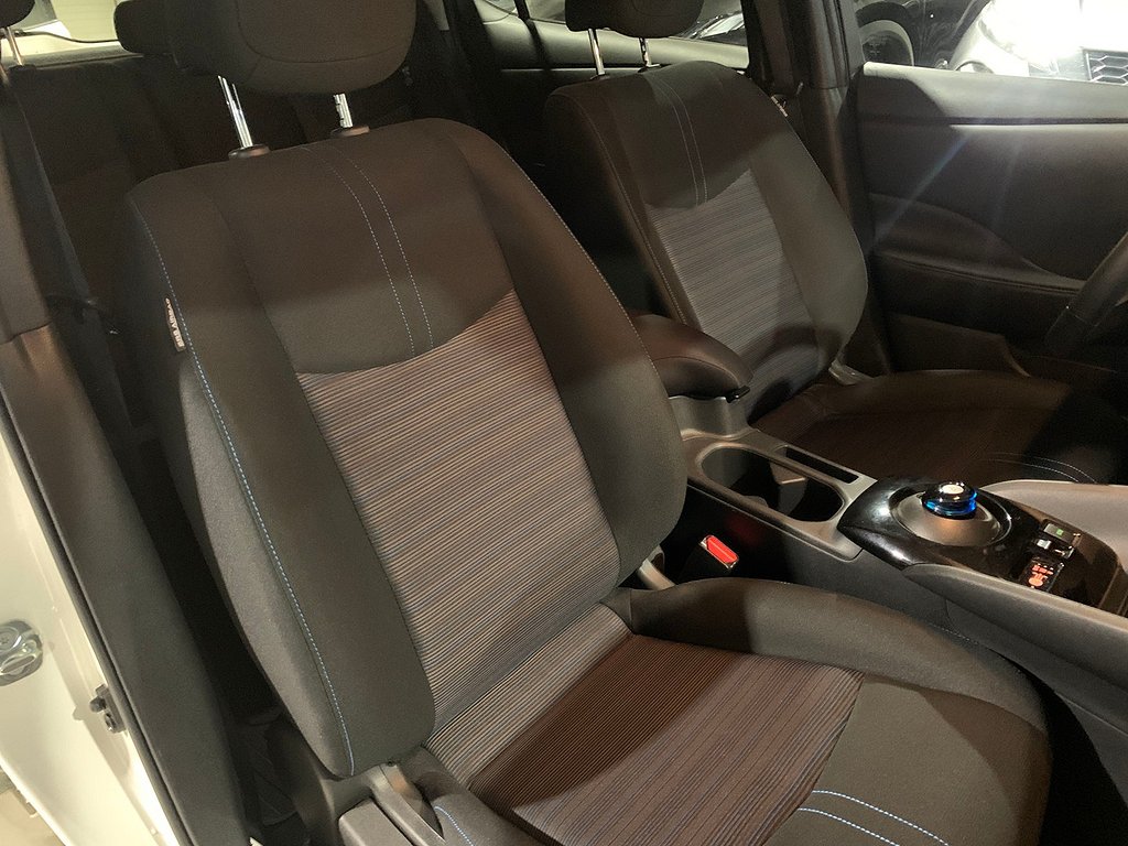 Nissan Leaf N-Connecta|40kWh|Värmepump|360 kamera 2022