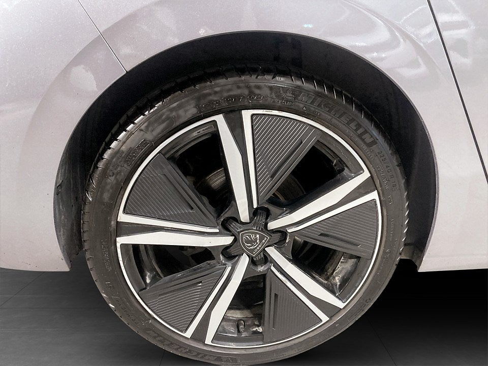 Bild på Peugeot 308 5D GT 1.2 PT 130hk Aut - B-KAMERA, CARPLAY