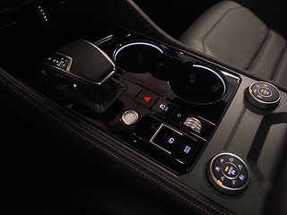SUV Volkswagen Touareg 18 av 26