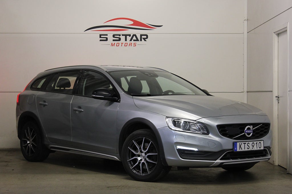 Volvo V60 Cross Country D4 AWD Geartronic Classic, Summum 190hk Drag GPS VOC