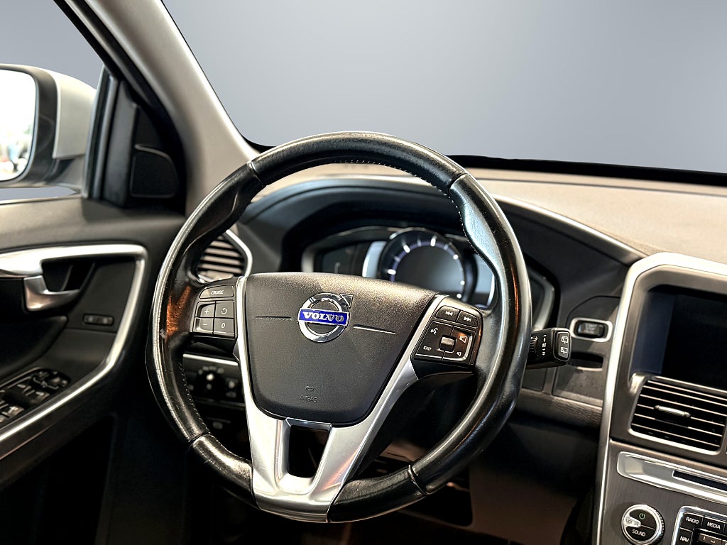 Volvo XC60 D4 181hk Geartronic Summum / Panorama / B-kamera 