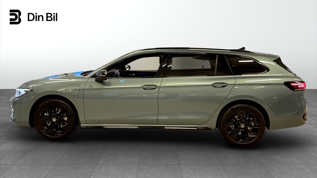 Volkswagen Passat R-Line 2026, bild 2/10