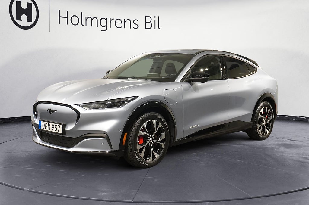Ford Mustang Mach-E Standard Range AWD Teknikpaket 360° | Ränta 1,99%