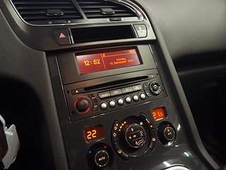 Minibuss Peugeot 5008 17 av 18