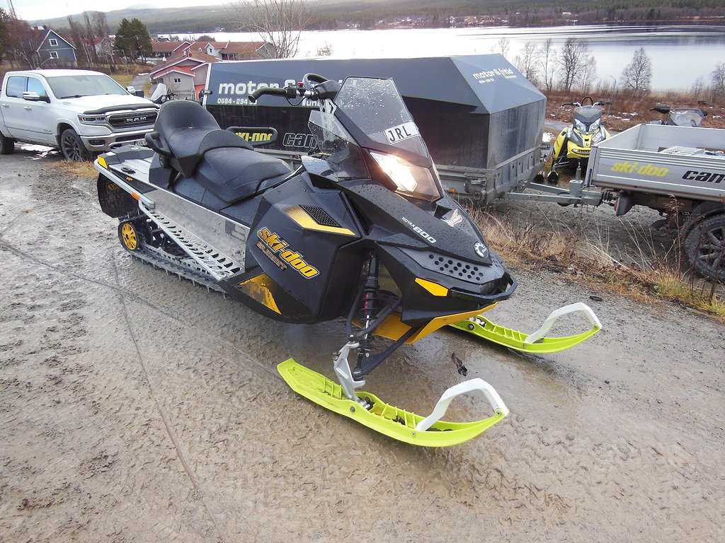 Ski-Doo Summit 600 -09 (Dubbeldyna) 