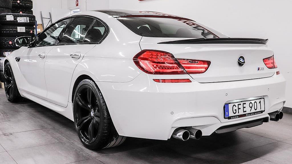 Den här BMW M6 har en  steg 2 optimerad motor. 