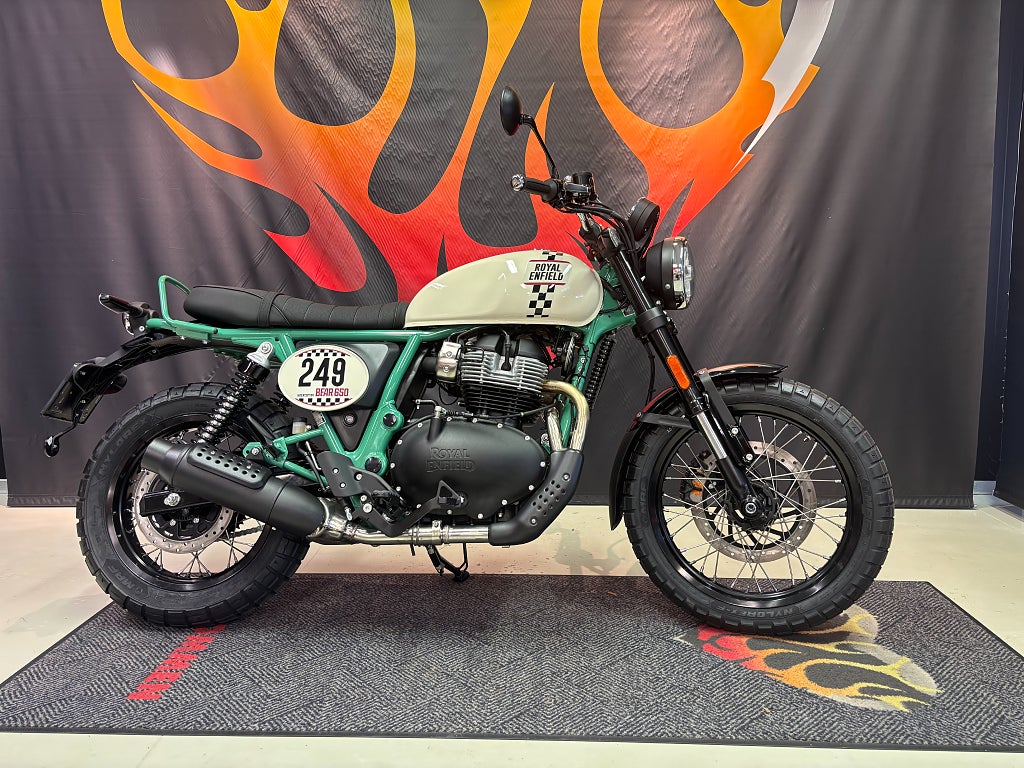 Royal Enfield BEAR 650 *NU I BUTIK* 