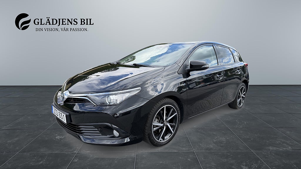 Toyota Auris Hybrid Intense Edition  1 Ägare . Backkamera,M/K-värme