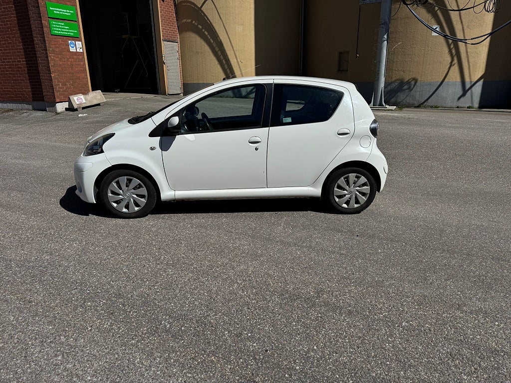 Toyota Aygo 5-dörrar 1.0 VVT-i Euro 5 nybes