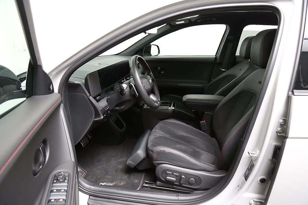 Hyundai IONIQ 5 84 kWh AWD N-Line / Soltak / Tech-paket fd. demobil 2025