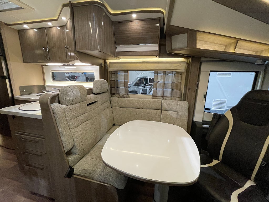 Kabe TMI 810 LGB / Hyd-Stöd/Aut180hk/Solcell/ALDE/Tandem  - Kabe