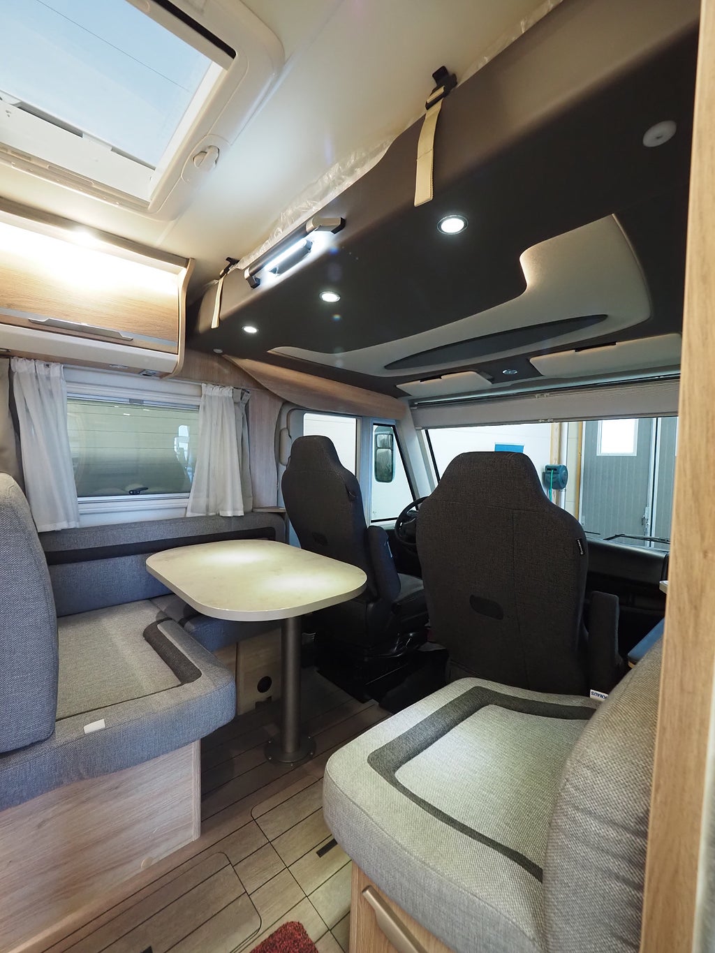 Knaus Sky I 700 LX Queenbädd Automat Markis Stort garage 3850kg 2018