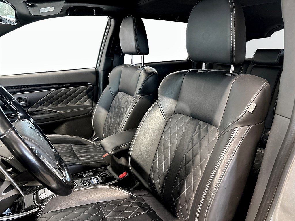 Bild på Mitsubishi Outlander S-Edition PHEV CVT 224hk Aut AWD - B-KAMERA, DRAG