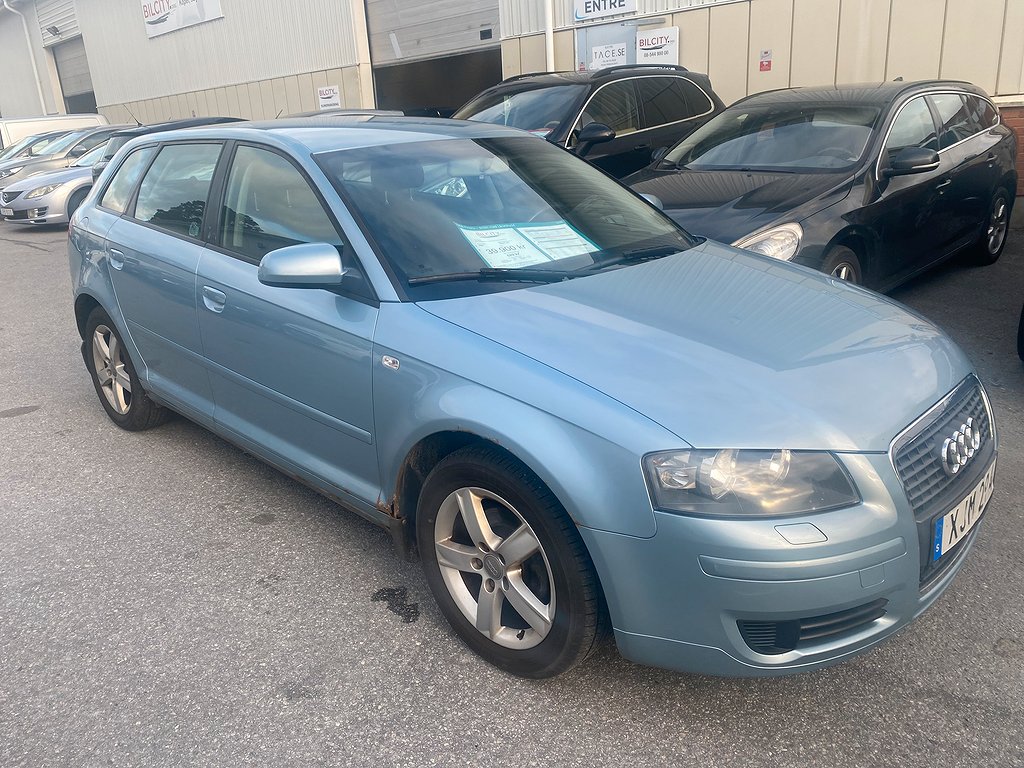 Audi A3 Sportback 1.6 Attraction Comfort Nyservad