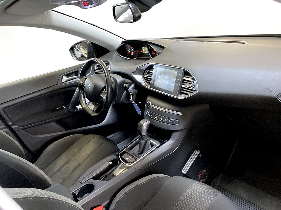 Bild på Peugeot 308 SW Style 1.6 BHDi 120hk Aut PANO B-KAMERA VÄRMARE