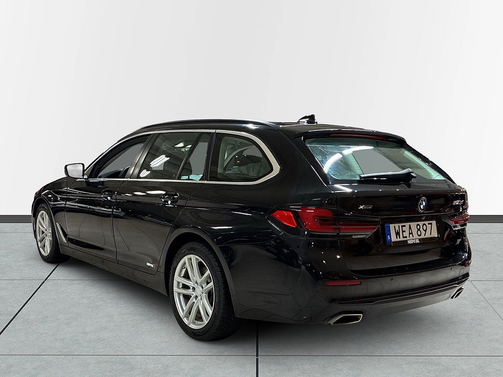 BMW 520d xDrive Touring 190hk MOMS Navi Kamera Rattvärm HiFi S&V