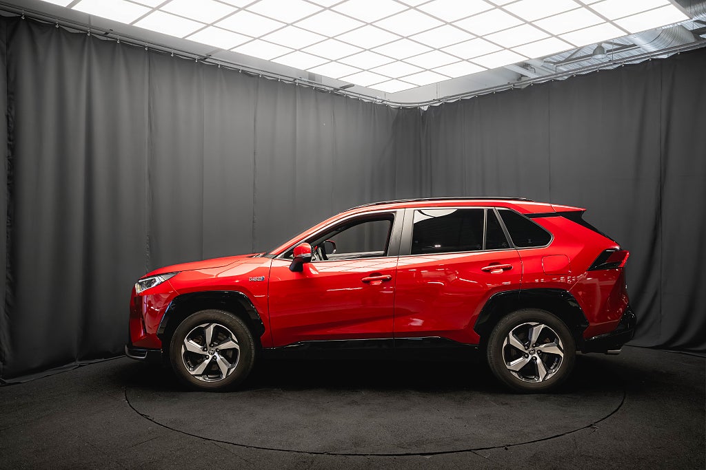 Toyota RAV4 Plug-in AWD LAUNCH DRAG KAMERA ELSTOL 1-ÄGARE MOMS