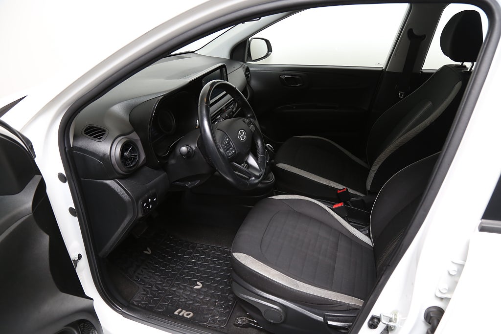 Hyundai i10 1,0 blue 67hk Essential Automat CarPlay 2021